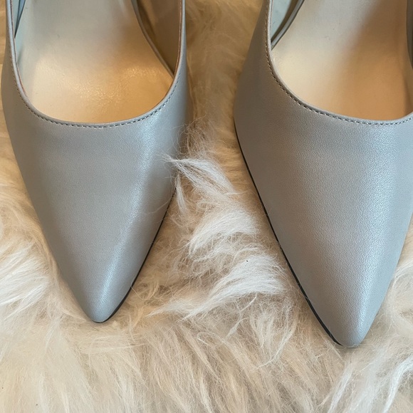 NWT. Grey pumps with shiny rose gold block heel. Sz 9. Never worn! - Picture 6 of 10